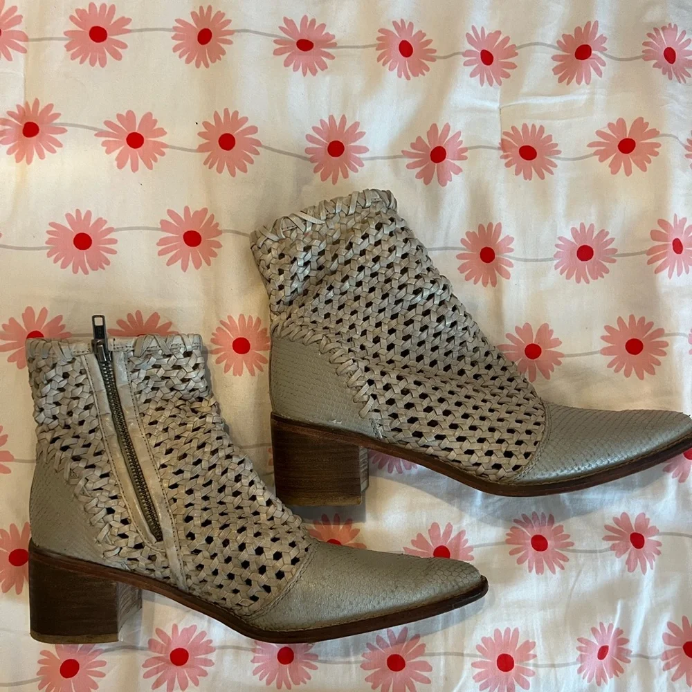 Free People In The Loop Boot - Picture 4 of 8
